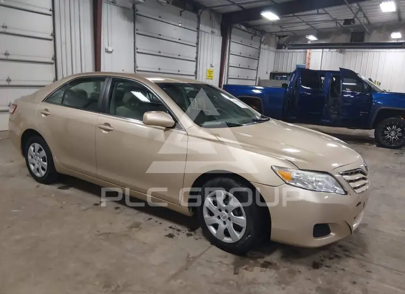 2010 Toyota CAMRY фото