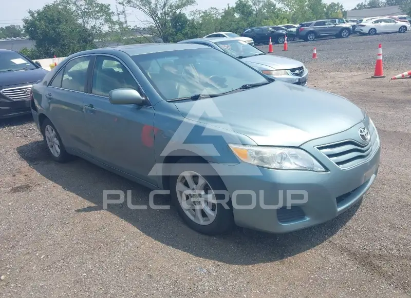2010 Toyota CAMRY photo