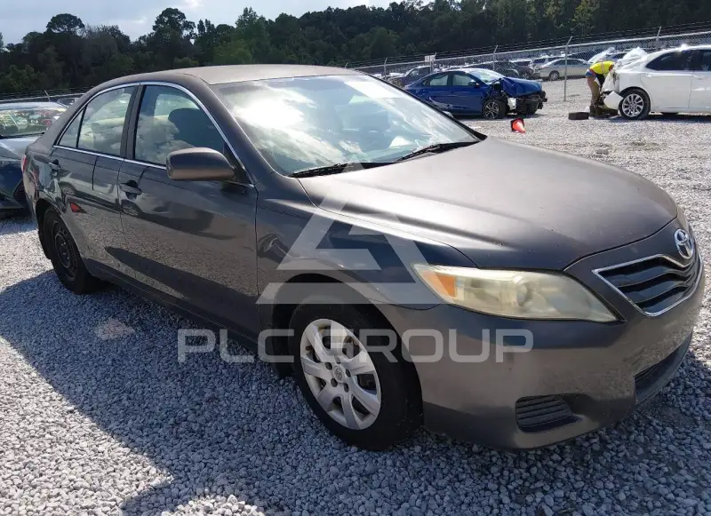 2010 Toyota CAMRY фото