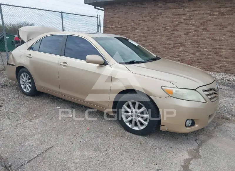 2010 Toyota CAMRY фото