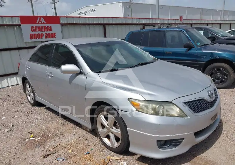 2010 Toyota CAMRY фото