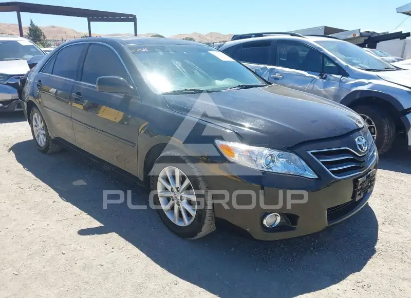 2010 Toyota CAMRY фото