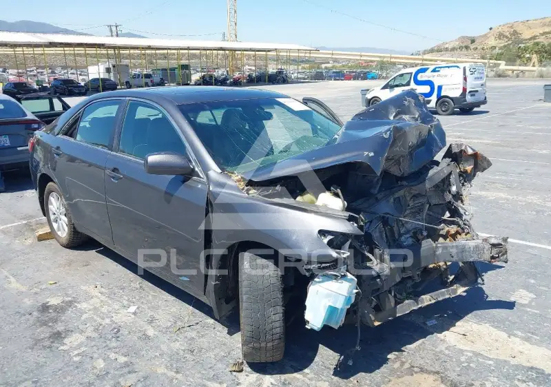 2010 Toyota CAMRY фото