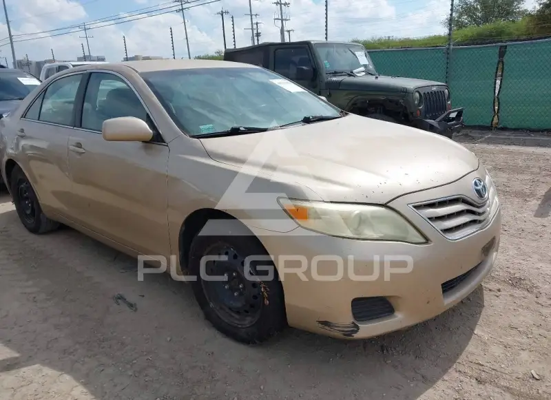 2010 Toyota CAMRY фото