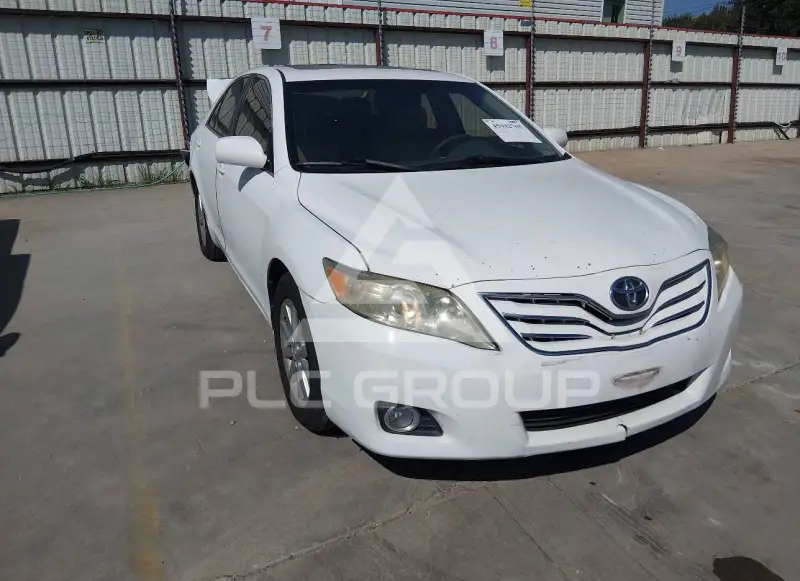 2010 Toyota CAMRY фото