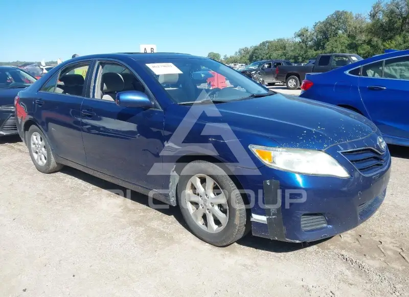 2010 Toyota CAMRY фото