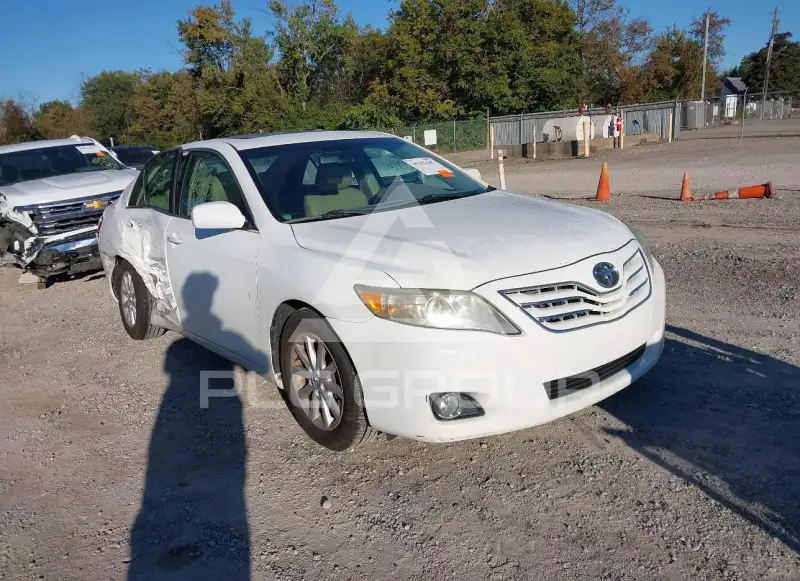 2010 Toyota CAMRY photo