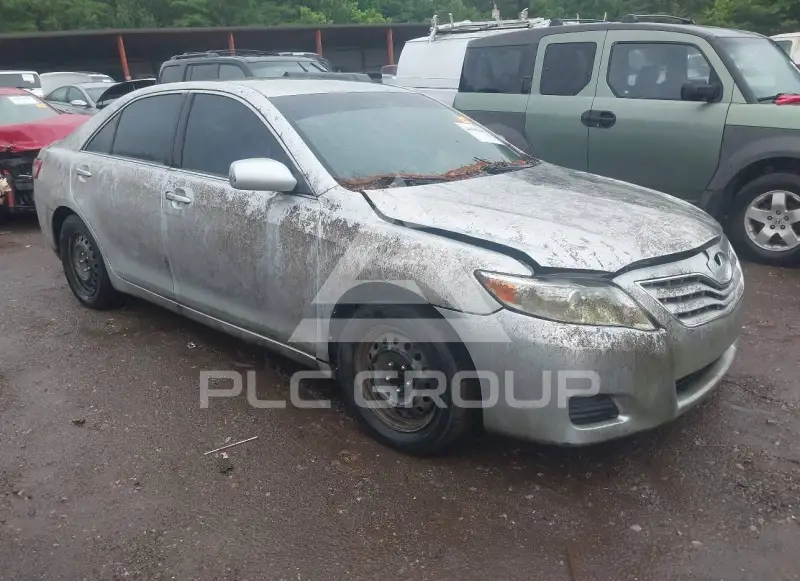 2010 Toyota CAMRY фото