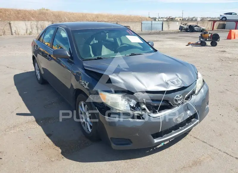 2010 Toyota CAMRY photo