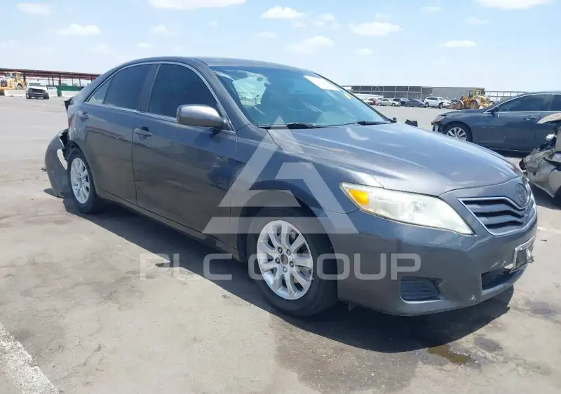 2010 Toyota CAMRY фото