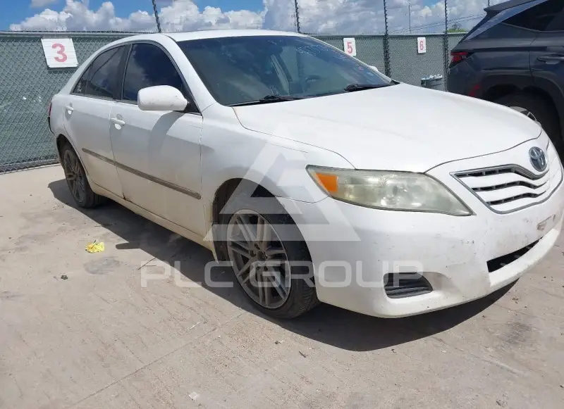 2010 Toyota CAMRY фото