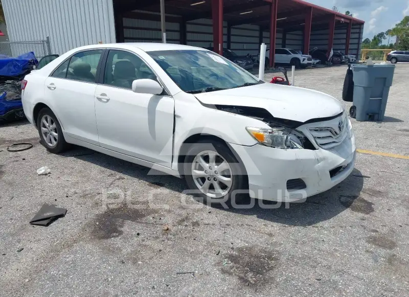 2010 Toyota CAMRY photo