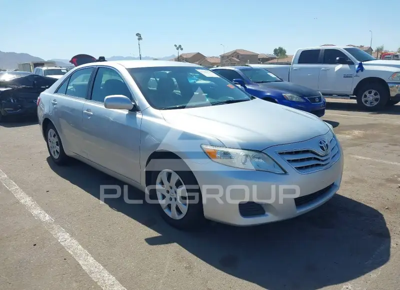 2010 Toyota CAMRY фото
