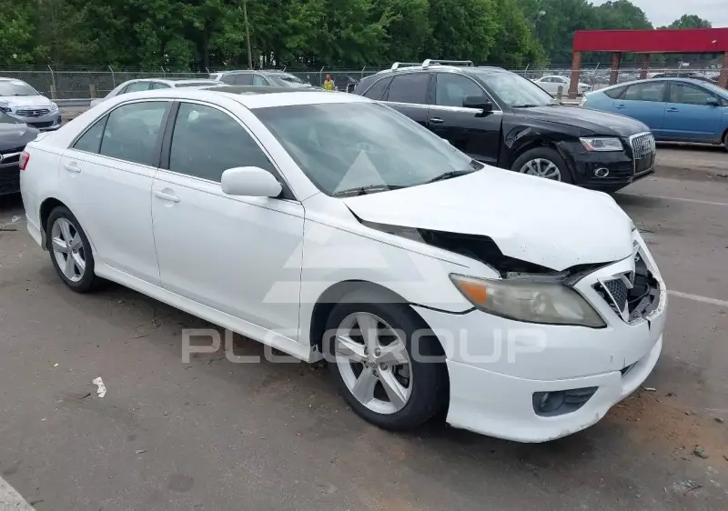 2010 Toyota CAMRY фото