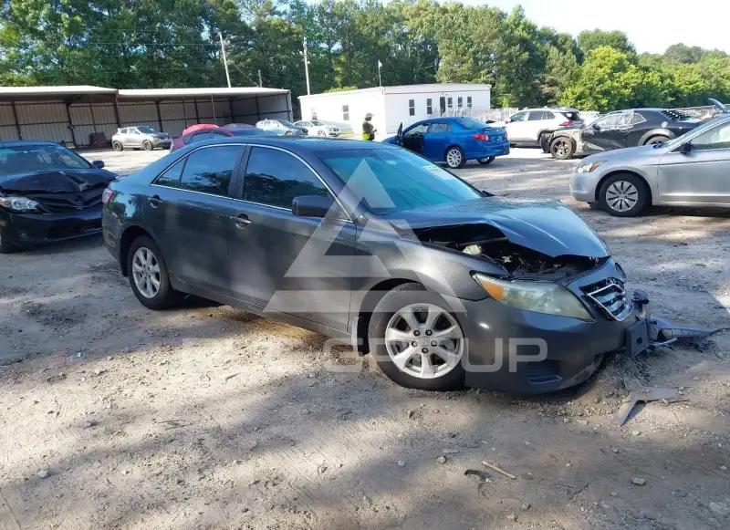 2010 Toyota CAMRY фото