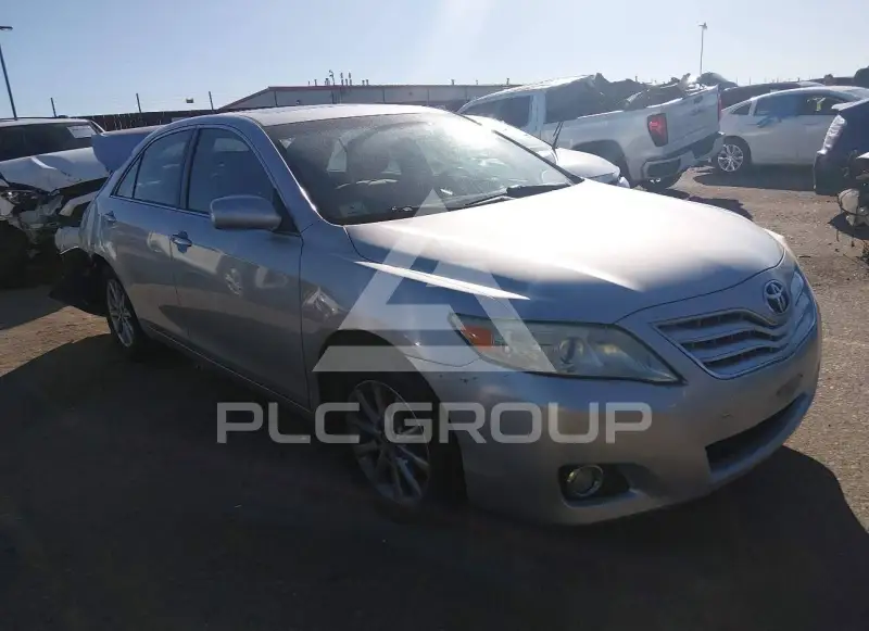2010 Toyota CAMRY фото