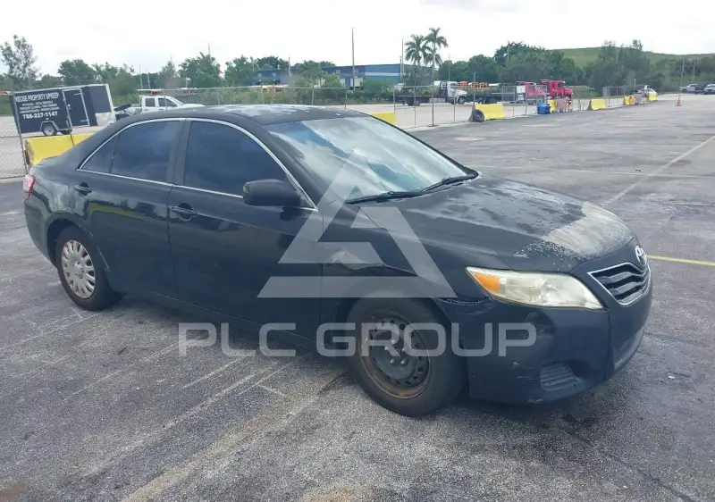 2010 Toyota CAMRY фото