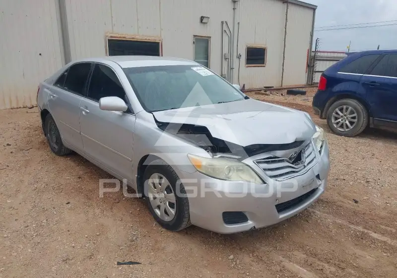 2010 Toyota CAMRY фото