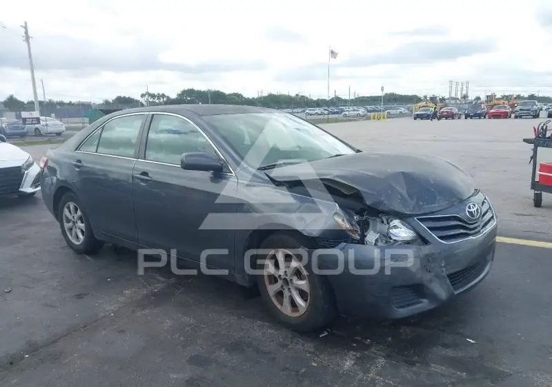 2010 Toyota CAMRY фото