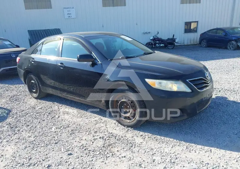 2010 Toyota CAMRY фото