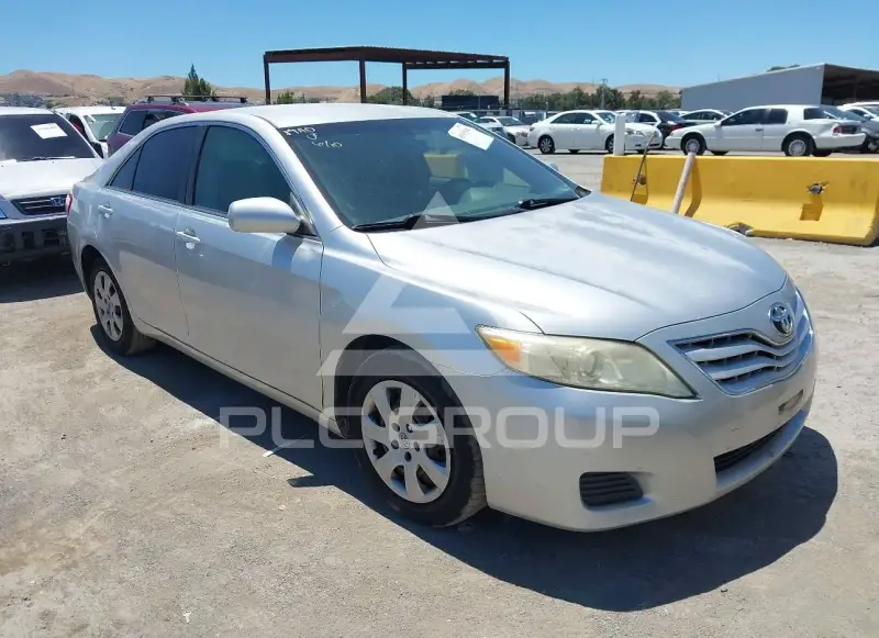2010 Toyota CAMRY фото