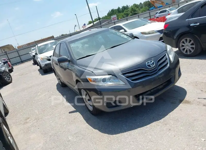2010 Toyota CAMRY photo