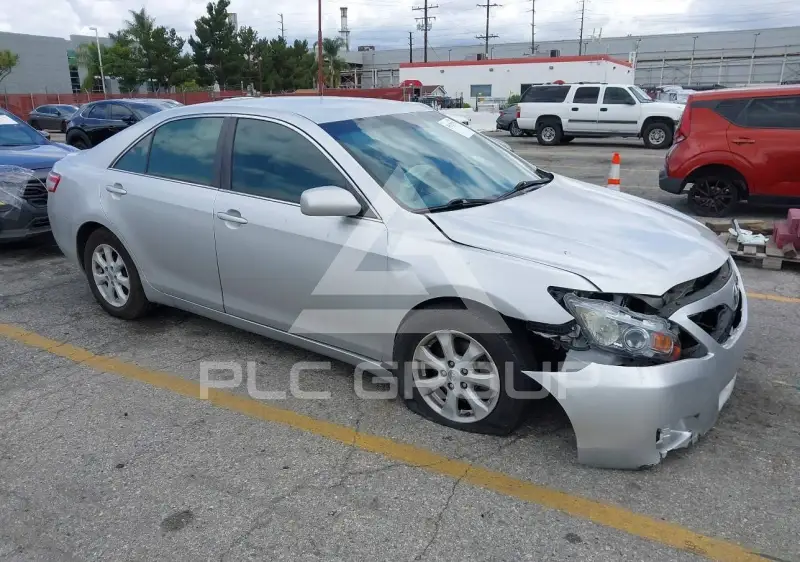 2010 Toyota CAMRY фото