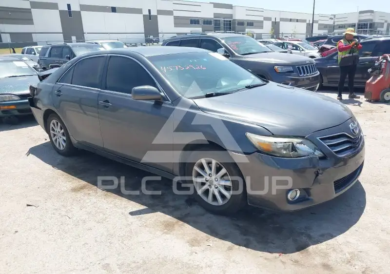 2010 Toyota CAMRY фото