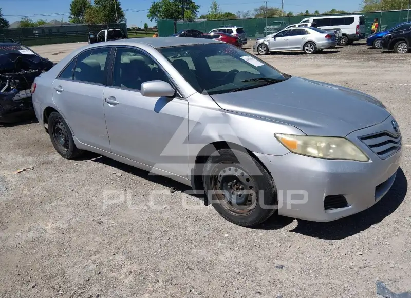 2010 Toyota CAMRY фото