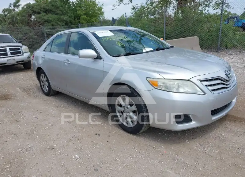 2010 Toyota CAMRY фото