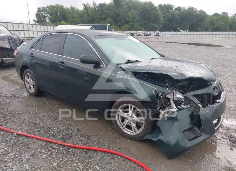 2010 Toyota CAMRY фото