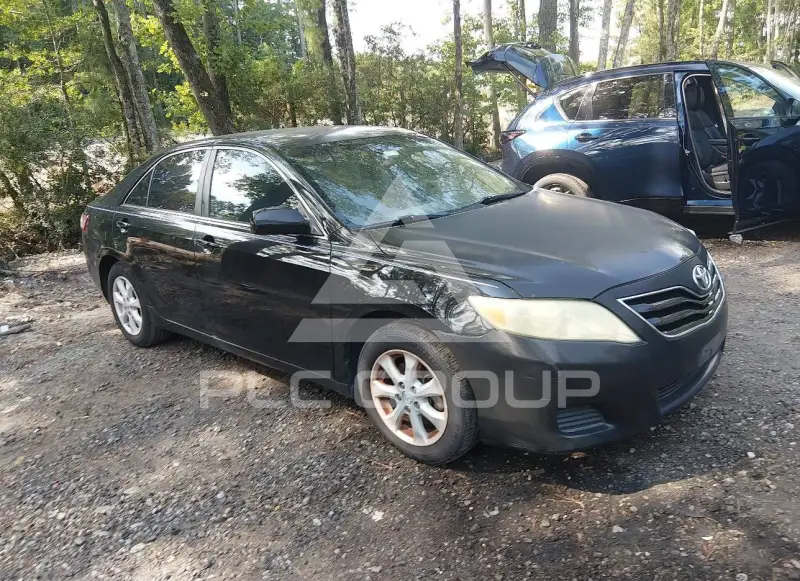 2010 Toyota CAMRY фото