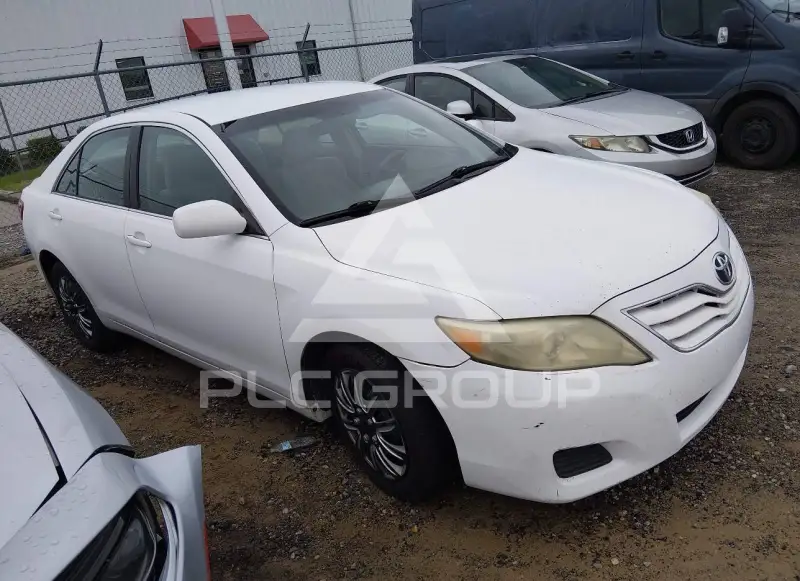 2010 Toyota CAMRY фото