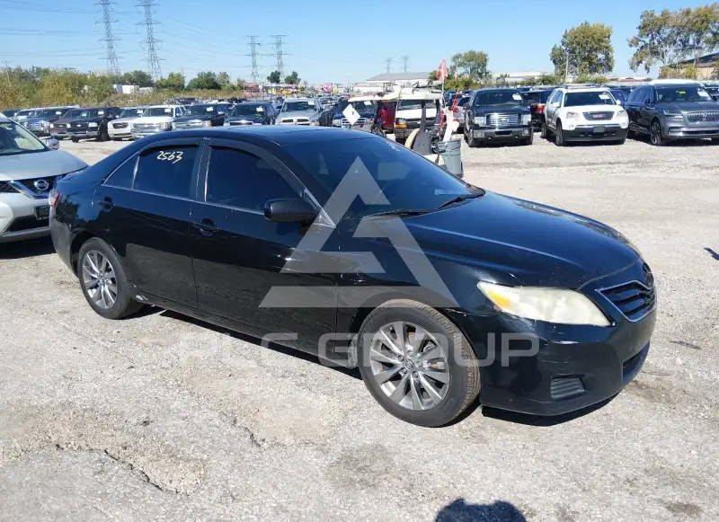 2010 Toyota CAMRY фото