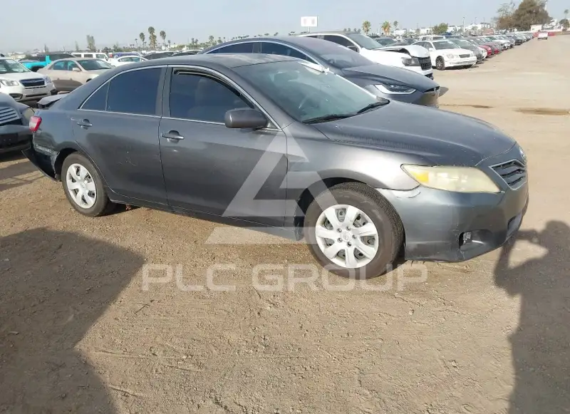 2010 Toyota CAMRY photo