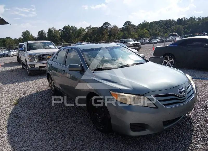 2010 Toyota CAMRY фото