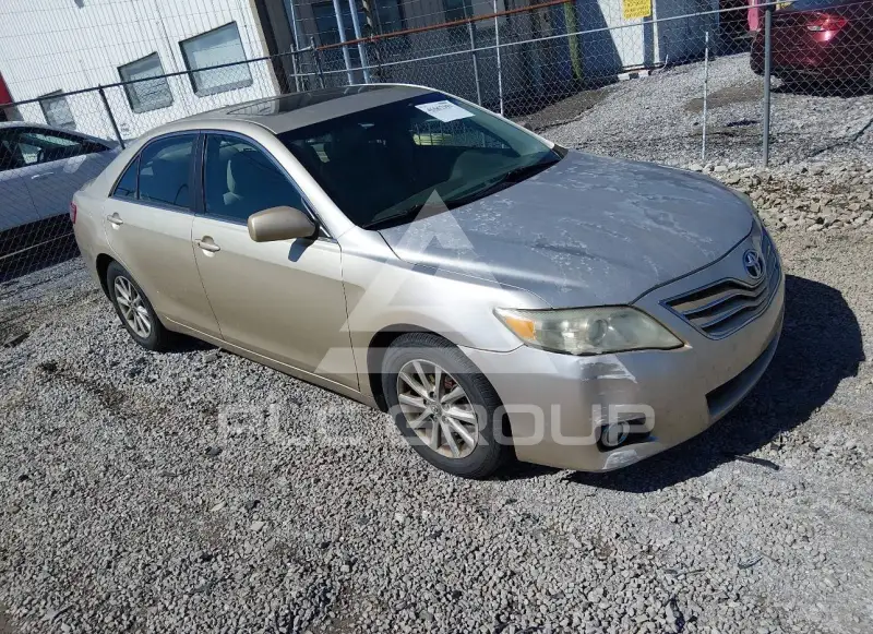 2010 Toyota CAMRY фото