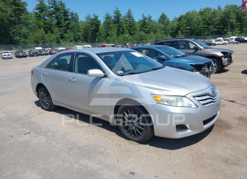 2010 Toyota CAMRY фото