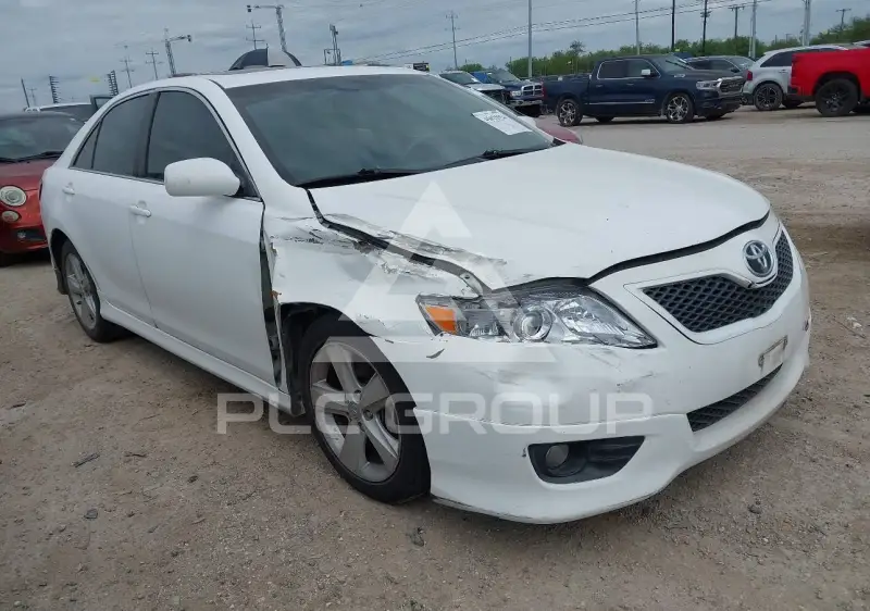 2010 Toyota CAMRY фото