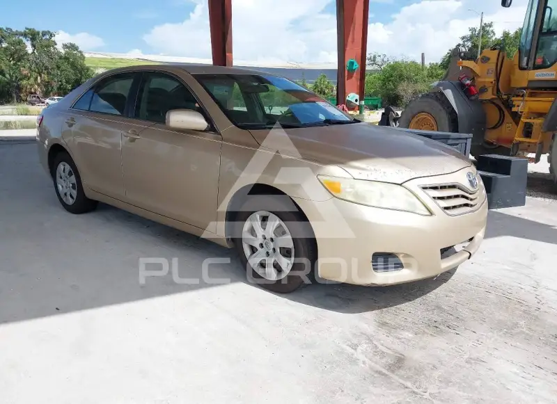 2010 Toyota CAMRY фото