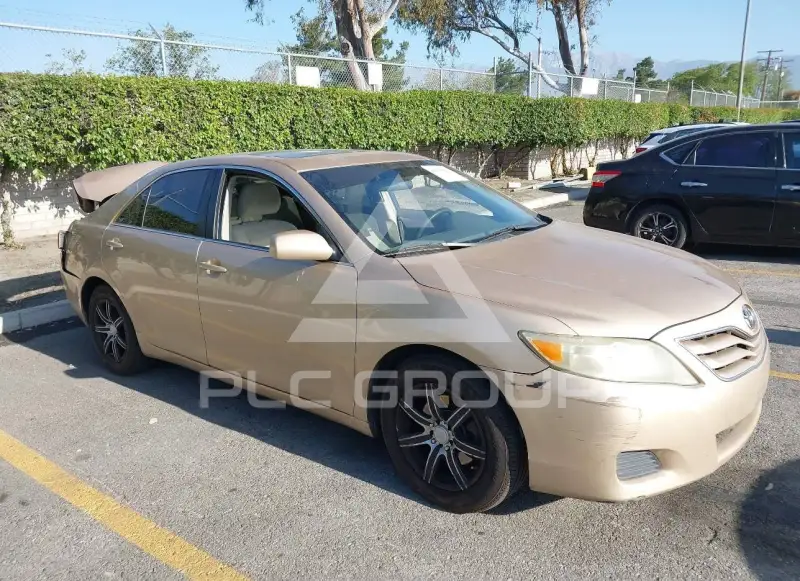 2010 Toyota CAMRY фото