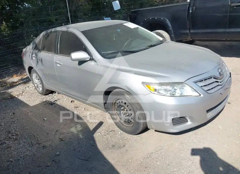2010 Toyota CAMRY фото