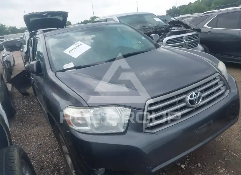 2010 Toyota Highlander photo