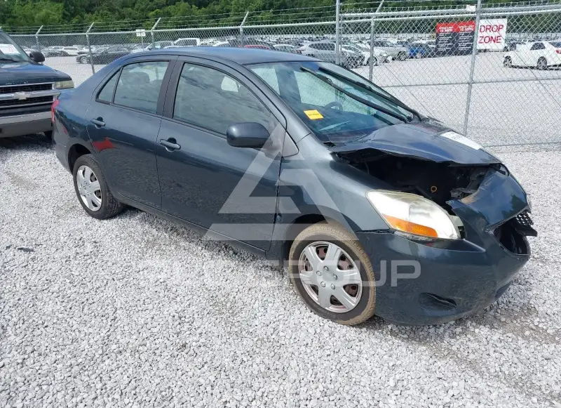 2010 Toyota YARIS фото