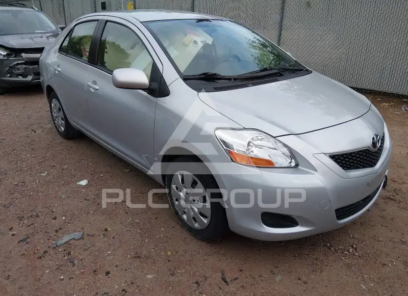 2010 Toyota YARIS фото