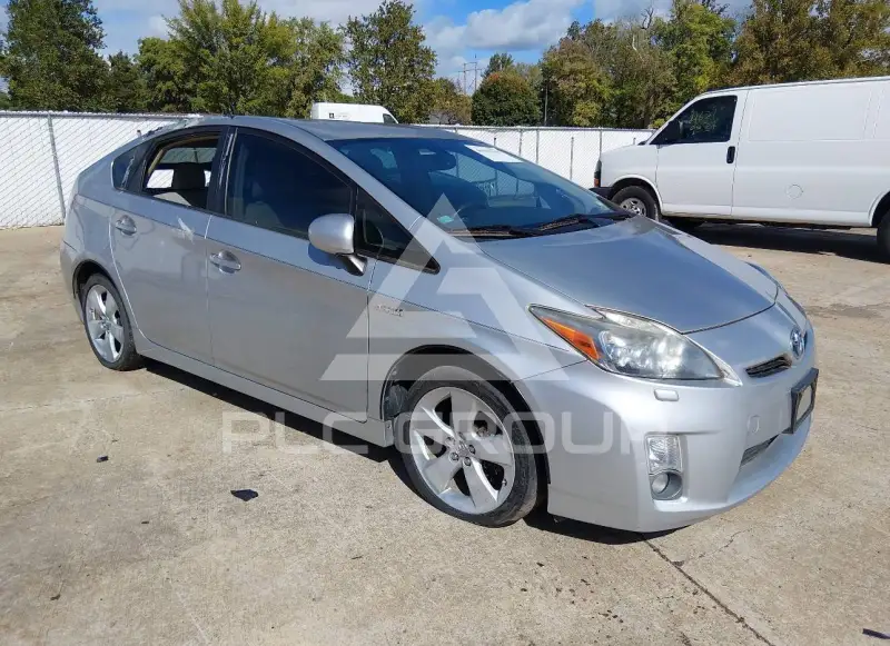 2010 Toyota PRIUS фото