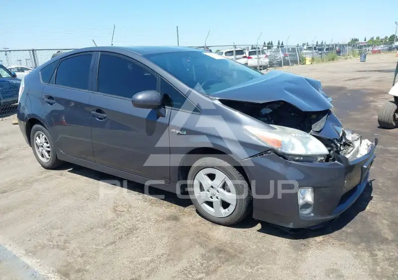 2010 Toyota PRIUS фото
