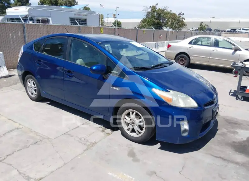 2010 Toyota PRIUS фото