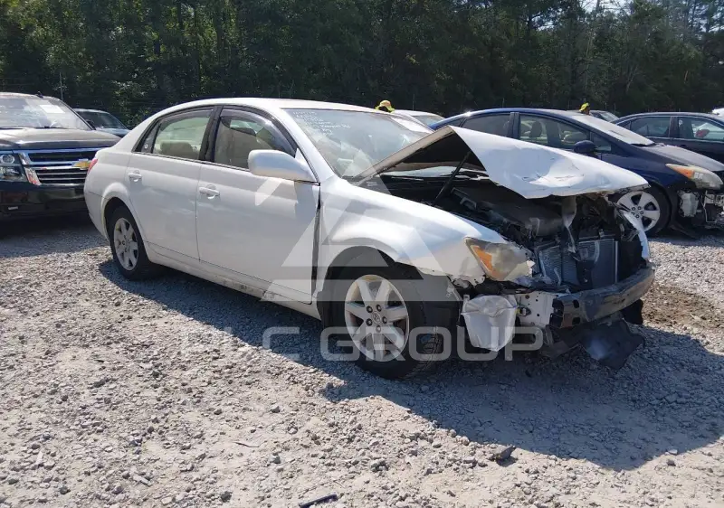 2010 Toyota AVALON photo