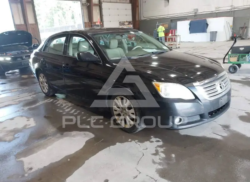 2010 Toyota AVALON фото